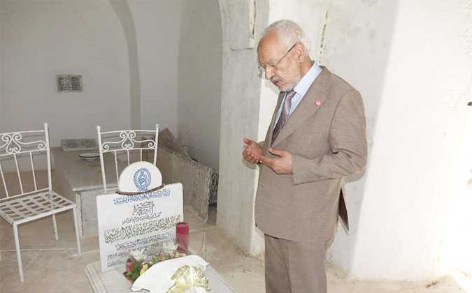 يوم الاستفتاء : الغنوشي يزور قبر الرئيس الراحل الباجي قايد السبسي 